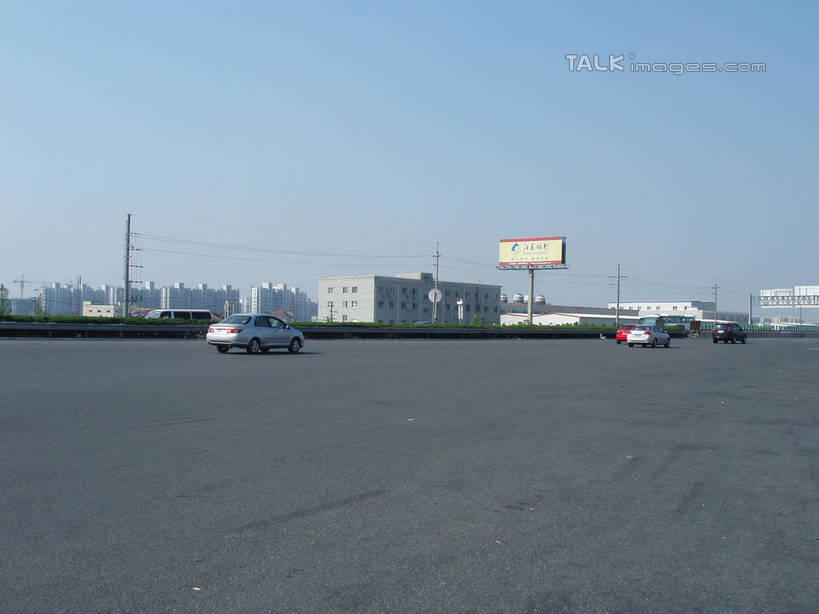 无人,家,横图,室外,白天,正面,度假,美景,城市风光,城市,道路,路,公路,汽车,太湖,中国,亚洲,阴影,光线,影子,房屋,屋子,景观,公寓,交通,娱乐,江苏,苏州,洋房,楼房,住宅,车,蓝色,蓝天,天空,阳光,交通工具,轿车,天,驾驶,行驶,享受,休闲,景色,放松,缥缈峰,西山,晴朗,操纵,控制,载具,东亚,操控,江苏省,苏州市,万里无云,中华人民共和国,华东地区,苏,把持,吴中区,晴空,晴空万里,马路,彩图,房子,洞庭西山,包山,shslj1