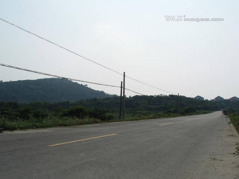 无人,横图,室外,白天,正面,消失点,旅游,度假,草地,草坪,美景,植物,道路,路,公路,中国,亚洲,阴影,电力,光线,电线,电线杆,线,影子,景观,分界线,电能,停车线,交通,线路,娱乐,草,蓝色,绿色,蓝天,天空,阳光,自然,天,享受,休闲,景色,放松,晴朗,电,车行道,车行道分界线,电源,自然风光,标线,能量,东亚,车行线,万里无云,中华人民共和国,晴空,晴空万里,马路,彩图,没影点,灭点,shslj1