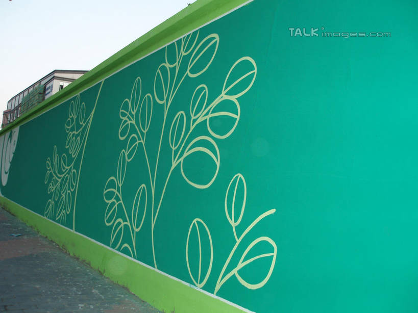 无人,横图,室外,白天,仰视,度假,绘画,美景,植物,城市风光,城市,中国,亚洲,阴影,艺术,装饰,光线,影子,墙,景观,文化,娱乐,壁画,墙壁,墙面,树,树木,蓝色,绿色,蓝天,天空,阳光,自然,天,享受,休闲,景色,放松,生长,晴朗,成长,华丽,修饰,点缀,东亚,万里无云,中华人民共和国,衬托,美观,雅致,雅观,晴空,晴空万里,画画,彩图,低角度拍摄,shslj1