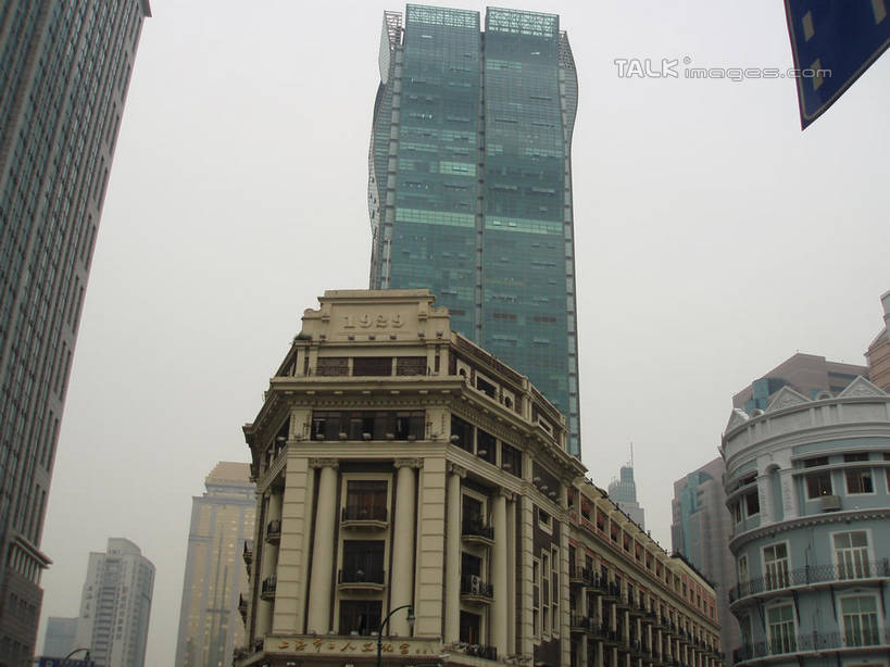 无人,高楼大厦,商店,横图,室外,白天,仰视,购物,旅游,度假,消费,标志建筑,超市,大厦,地标,建筑,摩天大楼,商场,上海,中国,亚洲,阴影,光线,影子,娱乐,建设,蓝色,蓝天,天空,阳光,南京路,天,享受,休闲,旅游胜地,放松,金融,百货,永安百货,南京路步行街,晴朗,申,选购,贸易,百货公司,黄浦区,东亚,上海市,万里无云,中华人民共和国,沪,华东地区,血拼,晴空,晴空万里,彩图,低角度拍摄,大楼,高层建筑,高楼,购物商场,购物中心,摩天楼,商业中心,永安,shslj1