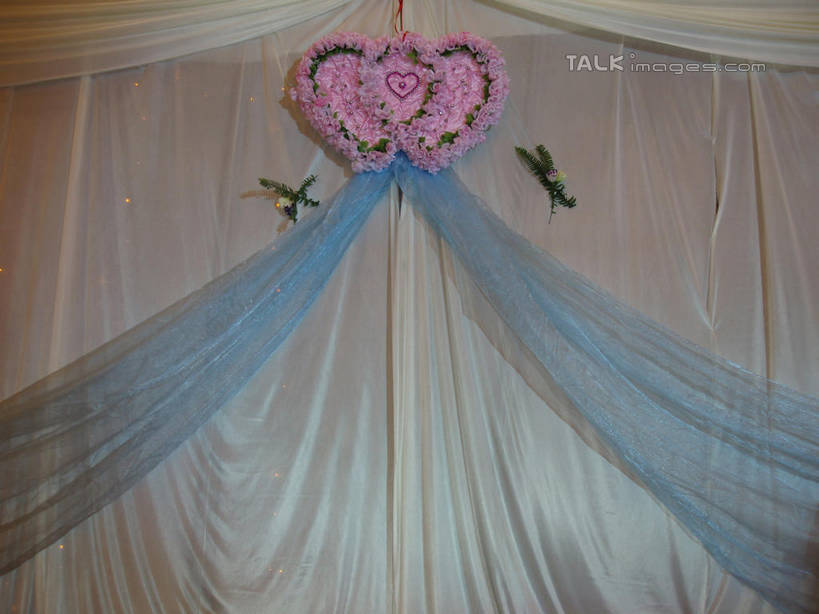 无人,横图,室内,白天,正面,爱情,婚礼,快乐,幸福,纯洁,热情,酒店,玫瑰,阴影,爱心,庆祝,装饰,反射,影子,玫瑰花,结婚,浪漫,粉色,温暖,温馨,喜庆,心形,恩爱,帷幕,纪念,华丽,修饰,点缀,和睦,帷幔,幕布,感动,幕帘,粉玫瑰,衬托,美观,雅致,雅观,尊敬,帷幔布,天真,刺玫花,徘徊花,心型,彩图,高兴,旅店,融洽,shslj1