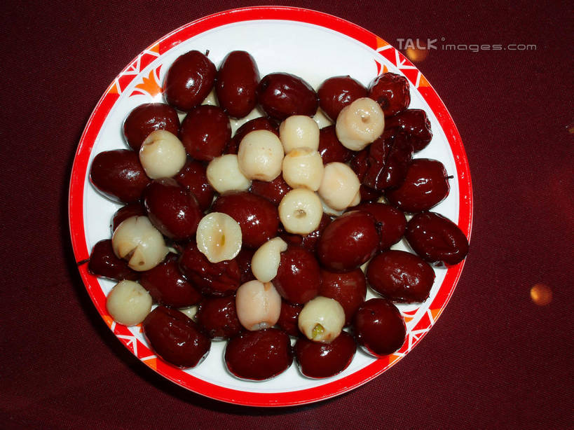 无人,横图,俯视,室内,特写,白天,烹饪,中餐,餐桌,桌子,餐具,一堆,许多,阴影,堆叠,堆积,反射,碟子,盘,影子,莲子,料理,食品,很多,菜肴,美食,食物,一个,盘子,碟,中式,枣,凉菜,红枣,佳肴,单个,餐台,堆,枣子,莲米,莲肉,莲实,大枣,彩图,高角度拍摄,shslj1