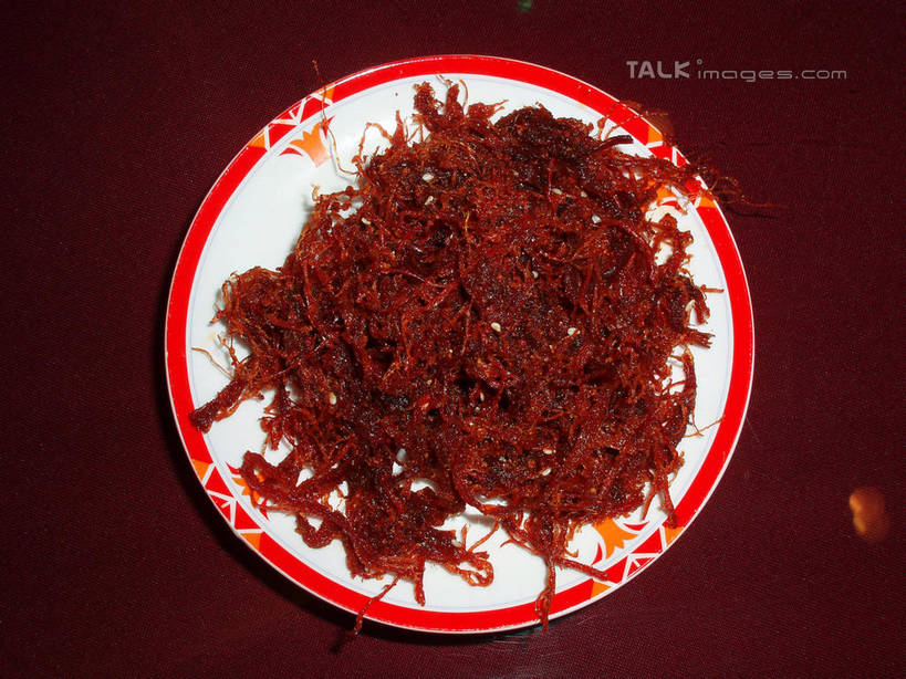 无人,横图,俯视,室内,特写,白天,烹饪,中餐,餐具,一堆,许多,阴影,堆叠,堆积,反射,碟子,盘,影子,肉,芝麻,牛肉,料理,食品,很多,菜肴,美食,肉类,食物,一个,白色,盘子,碟,中式,香辣牛肉丝,凉菜,白芝麻,佳肴,单个,堆,肉食,脂麻,胡麻,白麻,巨胜子,油麻,彩图,高角度拍摄,shslj1