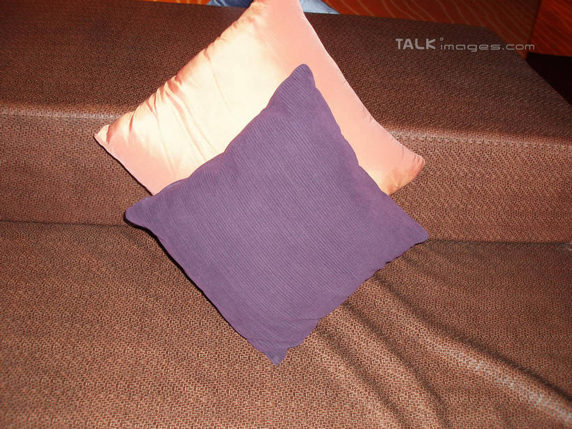 无人,宾馆,横图,室内,特写,白天,正面,床,靠垫,卧室,静物,阴影,反射,影子,双人床,床单,靠枕,被子,垫子,枕头,被单,彩图,睡房,卧房,客店,客栈,旅店,旅馆,旅舍,shslj1