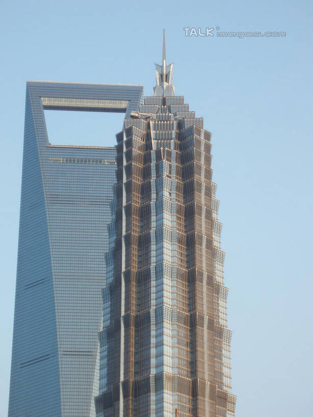 无人,高楼大厦,竖图,室外,白天,仰视,旅游,度假,标志建筑,大厦,地标,建筑,摩天大楼,上海,中国,亚洲,阴影,光线,影子,娱乐,建设,金茂大厦,浦东,蓝色,蓝天,天空,阳光,天,享受,休闲,旅游胜地,放松,环球金融中心,晴朗,申,陆家嘴,浦东新区,上海环球金融中心,东亚,上海市,万里无云,中华人民共和国,沪,华东地区,环球金融中心大厦,晴空,晴空万里,彩图,低角度拍摄,大楼,高层建筑,高楼,摩天楼,shslj1