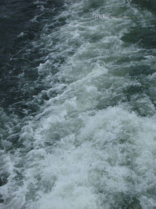 无人,竖图,俯视,室外,特写,白天,湖,湖泊,美景,水,中国,亚洲,阴影,波纹,飞溅,溅,光线,液体,影子,湖面,景观,水滴,水流,水面,浙江,水珠,浙江省,水纹,阳光,自然,船尾波,波浪,湖水,景色,千岛湖,喷洒,自然风光,东亚,中华人民共和国,华东地区,浙,彩图,高角度拍摄,淳安,淳安县,新安江水库,shslj1