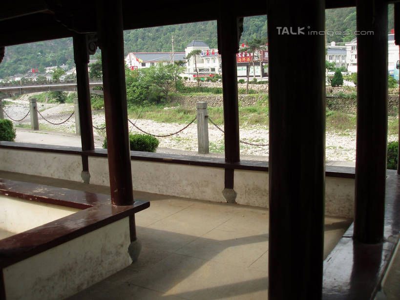 无人,栏杆,横图,室外,白天,正面,旅游,度假,美景,植物,中国,亚洲,阴影,光线,影子,柱子,景观,围栏,走道,走廊,过道,娱乐,浙江,护栏,树,树木,浙江省,绿色,阳光,自然,享受,休闲,景色,放松,回廊,雁荡山,生长,成长,自然风光,东亚,中华人民共和国,华东地区,浙,温州,温州市,彩图,shslj1