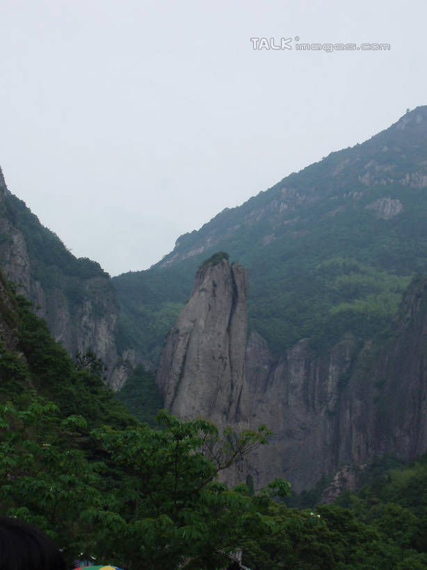 无人,竖图,室外,白天,仰视,旅游,度假,石头,美景,森林,山,山脉,树林,植物,中国,亚洲,石子,景观,山峰,山峦,娱乐,浙江,树,树木,浙江省,绿色,天空,自然,群山,天,享受,休闲,景色,放松,雁荡山,生长,成长,自然风光,东亚,中华人民共和国,华东地区,浙,温州,温州市,石块,岩石,彩图,低角度拍摄,shslj1