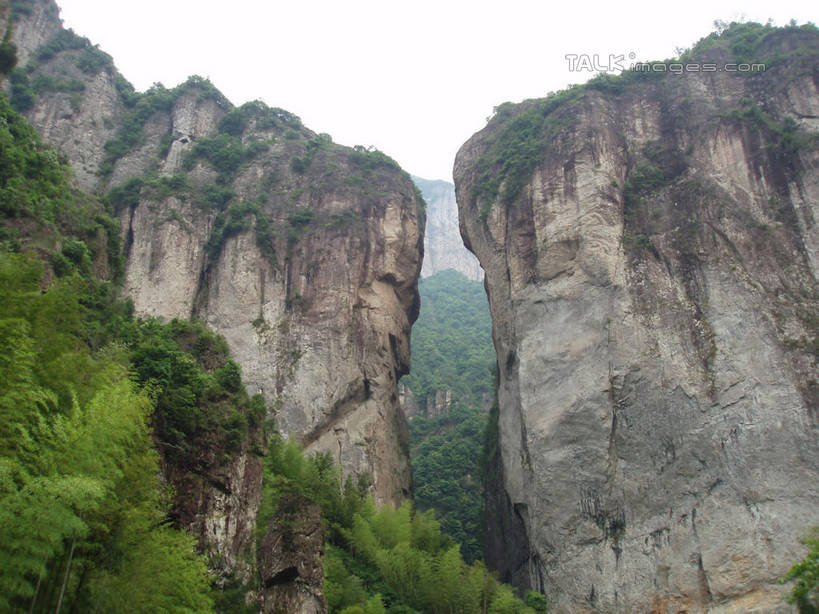 无人,横图,室外,白天,仰视,旅游,度假,石头,美景,森林,山,山脉,树林,植物,中国,亚洲,石子,景观,山峰,悬崖,山峦,娱乐,浙江,树,树木,浙江省,绿色,天空,自然,群山,天,享受,休闲,景色,放松,雁荡山,生长,成长,自然风光,东亚,中华人民共和国,华东地区,浙,温州,温州市,绝壁,石块,岩石,彩图,低角度拍摄,shslj1