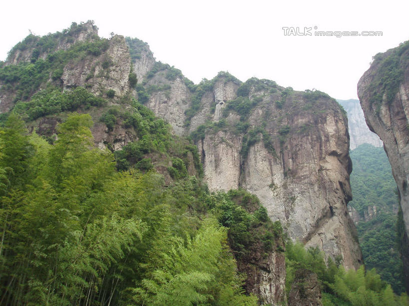 无人,横图,室外,白天,仰视,旅游,度假,石头,美景,森林,山,山脉,树林,植物,中国,亚洲,石子,景观,山峰,悬崖,山峦,娱乐,浙江,树,树木,浙江省,绿色,天空,自然,群山,天,享受,休闲,景色,放松,雁荡山,生长,成长,自然风光,东亚,中华人民共和国,华东地区,浙,温州,温州市,绝壁,石块,岩石,彩图,低角度拍摄,shslj1