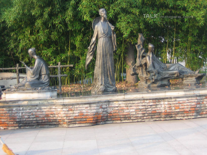 东方人,无人,三个人,站,坐,横图,室外,白天,正面,民族服装,度假,纯洁,美景,城市风光,城市,竹子,雕塑,上海,中国,亚洲,阴影,服装,艺术,装饰,光线,雕刻,雕像,影子,景观,竹林,古典,黄种人,文化,娱乐,传统,衣服,阳光,工艺品,站着,享受,休闲,景色,放松,服饰,东方绿舟,纪念,古装,美术,申,高雅,主题,陈列,青浦区,东亚,上海市,中华人民共和国,沪,华东地区,功能,美学,奉献,质朴,正直,韵味,担当,男人,男性,女人,女性,中年男性,中年女性,亚洲人,竹,站立,坐着,彩图,全身,传统服装,民俗服,奋进,操守,四君子,岁寒三友,性坚,虚怀,虚心,善群,卓尔,shslj1