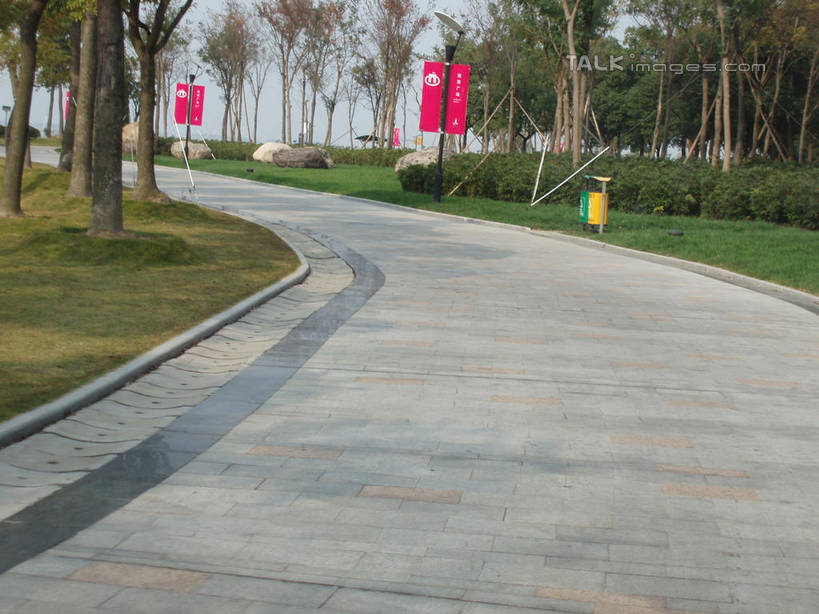 无人,横图,室外,白天,正面,度假,草地,草坪,美景,植物,城市风光,城市,道路,路,旗帜,上海,中国,亚洲,阴影,环保,光线,影子,景观,小路,垃圾桶,交通,娱乐,旗子,草,树,树木,绿色,天空,阳光,自然,容器,天,享受,休闲,景色,放松,东方绿舟,生长,能源,成长,储藏,垃圾箱,回收,申,资源,储存,利用,低碳,青浦区,东亚,循环,上海市,中华人民共和国,沪,华东地区,旌旗,旗号,持续,彩图,贮存,shslj1