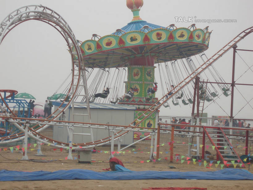 无人,游乐园,横图,室外,白天,正面,旅游,度假,游戏,美景,游乐场,上海,中国,亚洲,曲折,弯曲,景观,玩,娱乐,天空,自然,天,享受,休闲,景色,放松,游乐设施,水上乐园,旋转飞椅,奉贤区,蜿蜒,活动,申,发泄,消遣,智力,自然风光,东亚,上海市,中华人民共和国,沪,华东地区,宣泄,乐园,主题公园,滑落,游艺设施,爬升,倒转,飓风飞椅,旋转秋千,玩耍,嬉戏,彩图,人造公园,主题乐园,碧海金沙水上乐园,shslj1