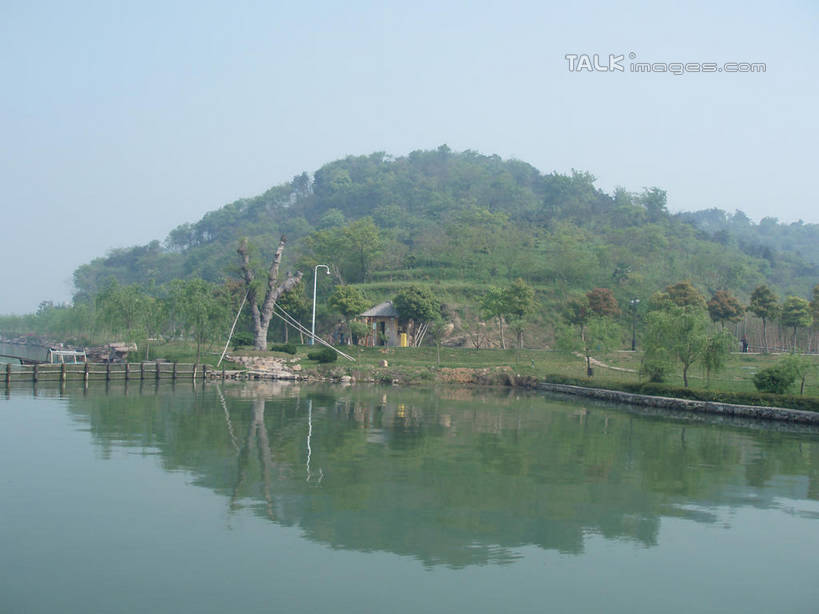 无人,横图,室外,白天,正面,旅游,度假,湖,湖泊,美景,森林,山,山脉,树林,水,植物,中国,亚洲,阴影,波纹,光线,影子,湖面,景观,山峰,水流,水面,涟漪,山峦,娱乐,浙江,树,树木,浙江省,蓝色,绿色,倒影,蓝天,水纹,天空,阳光,自然,波浪,湖水,群山,天,享受,休闲,景色,放松,石浦渔港,象山,宁波,生长,晴朗,成长,倒映,自然风光,东亚,万里无云,中华人民共和国,华东地区,水晕,浙,宁波市,反照,晴空,晴空万里,彩图,石浦,石浦镇,象山县,shslj1