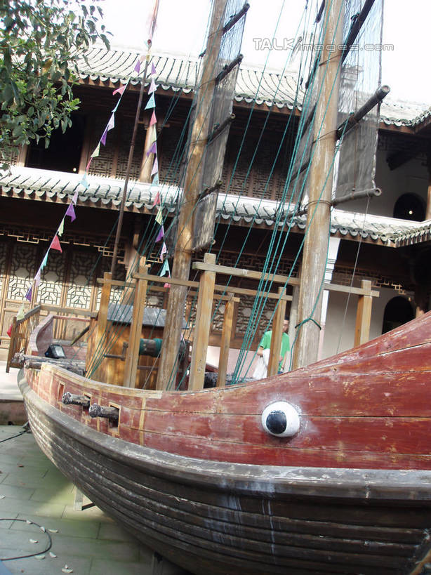 帆船,无人,家,竖图,室外,白天,仰视,旅游,度假,美景,植物,船,旗帜,中国,亚洲,房屋,屋子,景观,娱乐,旗子,浙江,楼房,住宅,树,树木,浙江省,绿色,天空,自然,模型,交通工具,天,享受,休闲,景色,放松,石浦渔港,象山,宁波,生长,成长,自然风光,载具,东亚,中华人民共和国,华东地区,浙,旌旗,旗号,宁波市,彩图,低角度拍摄,房子,石浦,石浦镇,象山县,shslj1