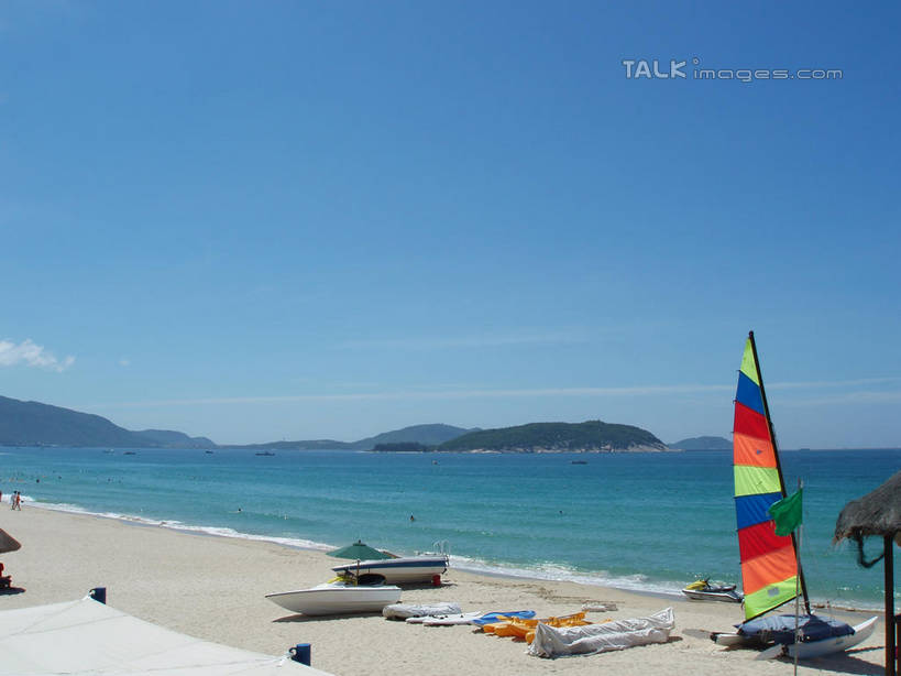 帆船,无人,横图,室外,白天,正面,旅游,度假,海浪,海洋,美景,沙滩,船,三亚,中国,亚洲,阴影,光线,沙子,影子,海岸,景观,浪花,云,云朵,沙地,云彩,娱乐,海南,蓝色,白云,蓝天,天空,阳光,自然,海水,交通工具,天,享受,休闲,景色,放松,海南省,晴朗,自然风光,载具,海景,东亚,三亚市,中华人民共和国,华南地区,琼,大海,风浪,海,海水的波动,海滩,近岸浪,涌浪,晴空,彩图,shslj1