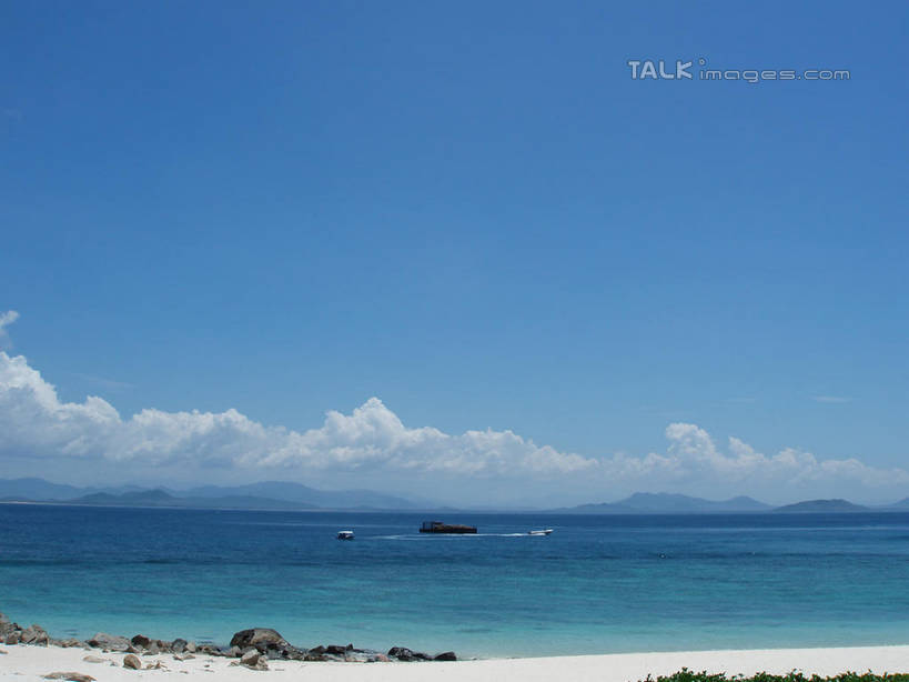 无人,横图,室外,白天,正面,旅游,度假,海浪,海洋,石头,美景,沙滩,山,三亚,中国,亚洲,阴影,艺术,光线,沙子,石子,影子,手工艺品,海岸,景观,浪花,山峰,云,云朵,沙地,山峦,云彩,文化,娱乐,海南,蓝色,白云,蓝天,天空,阳光,自然,海水,工艺品,天,享受,休闲,假山,景色,放松,海南省,晴朗,高雅,自然风光,海景,东亚,三亚市,中华人民共和国,华南地区,自信心,品位,琼,大海,风浪,海,海水的波动,海滩,近岸浪,石块,岩石,涌浪,晴空,彩图,小山,shslj1