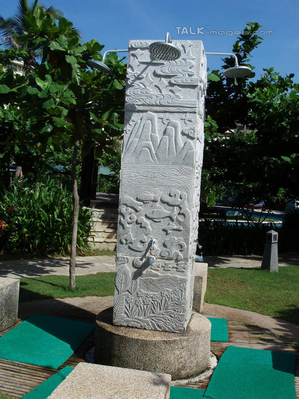 无人,竖图,室外,白天,正面,旅游,度假,草地,草坪,美景,植物,棕榈树,叶子,雕塑,三亚,中国,亚洲,阴影,艺术,装饰,光线,雕刻,雕像,影子,景观,绿叶,娱乐,石雕,石刻,草,树,树木,海南,蓝色,绿色,蓝天,天空,阳光,自然,石碑,工艺品,天,享受,休闲,嫩叶,景色,放松,海南省,生长,晴朗,成长,纪念,美术,自然风光,主题,陈列,东亚,棕榈叶,三亚市,万里无云,中华人民共和国,华南地区,功能,美学,琼,叶,叶片,晴空,晴空万里,棕树,棕榈,彩图,shslj1