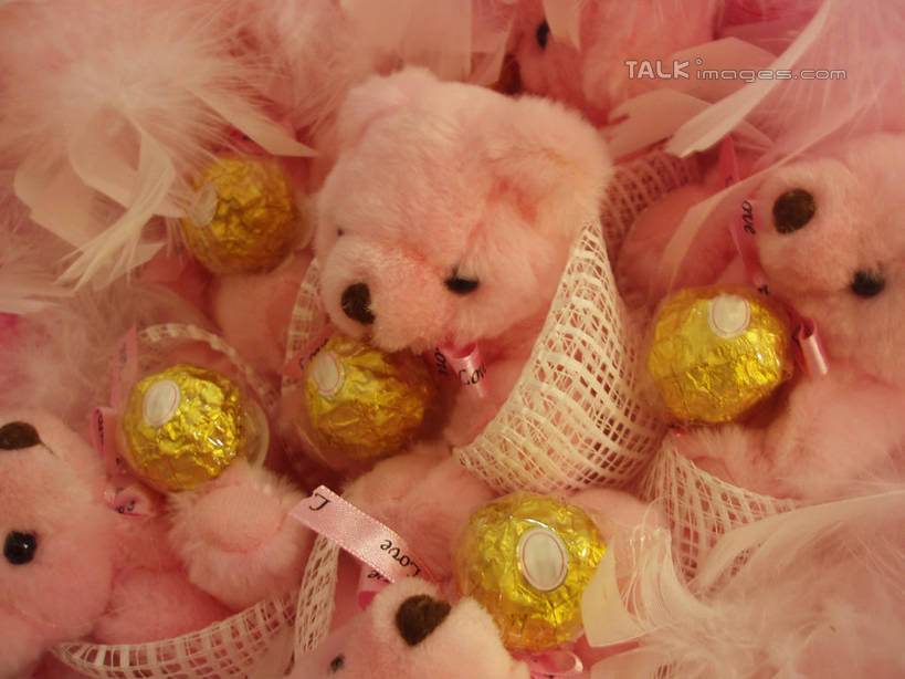 无人,横图,俯视,室内,特写,白天,游戏,玩具,羽毛,上海,中国,亚洲,轻盈,柔软,包装,包装纸,铝箔纸,玩偶,锡箔纸,纸,食品,糖,糖果,甜点,甜品,纸张,玩,娱乐,食物,甜食,巧克力,休闲,益智,毛绒玩具,港汇广场,徐家汇,朱古力,安慰,申,包装材料,发泄,消遣,东亚,锡箔,铝箔,徐汇区,上海市,中华人民共和国,沪,华东地区,虹桥路,轻柔,宣泄,玩耍,嬉戏,彩图,高角度拍摄,港汇恒隆广场,shslj1