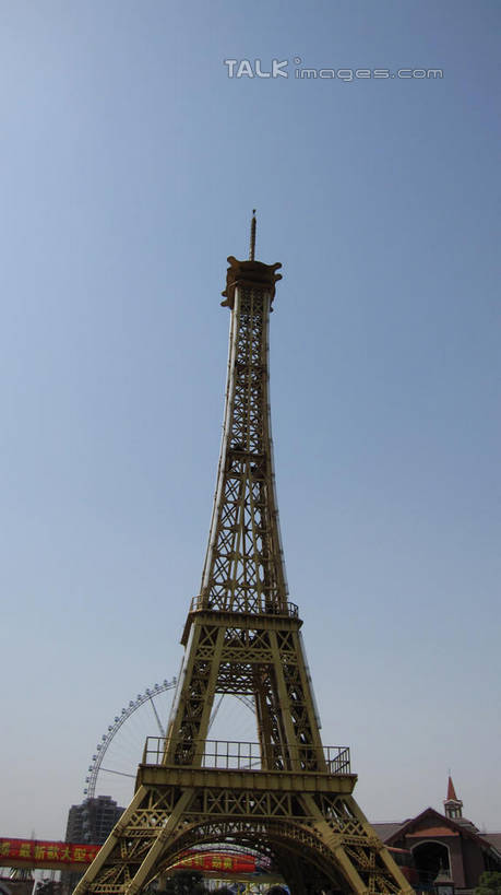 无人,游乐园,竖图,室外,白天,仰视,度假,游戏,美景,城市风光,城市,游乐场,雕塑,上海,艾菲尔铁塔,中国,亚洲,阴影,艺术,装饰,光线,雕刻,雕像,影子,景观,摩天轮,埃菲尔铁塔,玩,娱乐,蓝色,蓝天,天空,阳光,工艺品,天,享受,休闲,景色,放松,游乐设施,锦江乐园,晴朗,活动,纪念,美术,申,发泄,消遣,智力,主题,巴黎铁塔,陈列,东亚,闵行区,上海市,万里无云,费里斯大转轮,中华人民共和国,沪,华东地区,功能,美学,宣泄,乐园,主题公园,游艺设施,晴空,晴空万里,玩耍,嬉戏,彩图,低角度拍摄,人造公园,主题乐园,shslj1