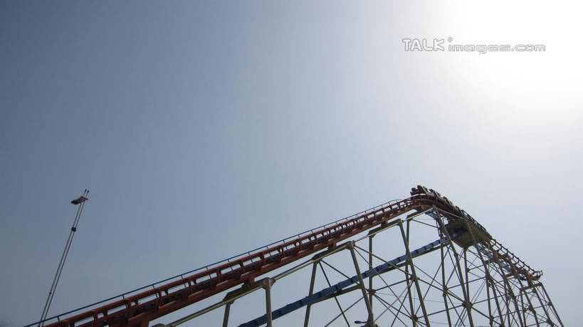 无人,游乐园,横图,室外,白天,仰视,度假,游戏,美景,城市风光,城市,游乐场,上海,中国,亚洲,阴影,曲折,弯曲,光线,影子,景观,玩,娱乐,过山车,蓝色,蓝天,天空,阳光,天,享受,休闲,景色,放松,游乐设施,云霄飞车,锦江乐园,蜿蜒,晴朗,活动,申,发泄,消遣,智力,东亚,闵行区,上海市,万里无云,中华人民共和国,沪,华东地区,宣泄,乐园,主题公园,滑落,游艺设施,爬升,倒转,晴空,晴空万里,玩耍,嬉戏,彩图,低角度拍摄,人造公园,主题乐园,shslj1