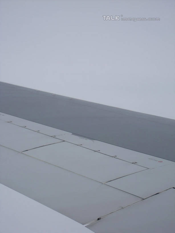 无人,竖图,俯视,航拍,室外,特写,白天,飞机,飞翔,飞行,机翼,交通,翱翔,航空,飞,天空,交通工具,天,运输,一架,客机,鸟瞰,载具,彩图,高角度拍摄,shslj1