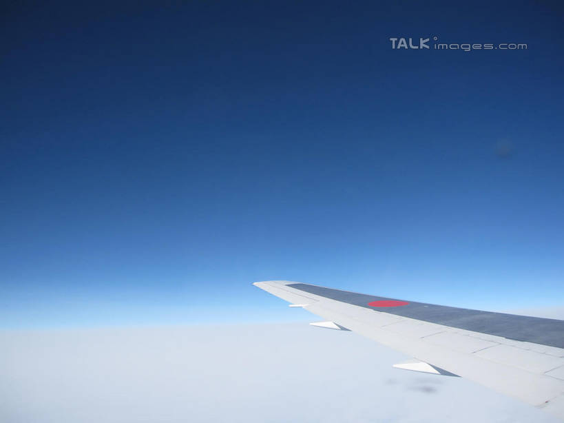 无人,横图,俯视,航拍,室外,特写,白天,飞机,飞翔,阴影,飞行,光线,影子,云,云朵,机翼,交通,翱翔,云彩,航空,飞,蓝色,白云,蓝天,天空,阳光,交通工具,天,运输,一架,晴朗,客机,鸟瞰,载具,晴空,彩图,高角度拍摄,shslj1