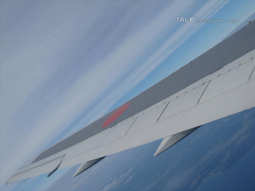 无人,横图,俯视,航拍,室外,特写,白天,飞机,飞翔,阴影,飞行,光线,影子,云,云朵,机翼,交通,翱翔,云彩,航空,飞,蓝色,白云,蓝天,天空,阳光,交通工具,天,运输,一架,晴朗,客机,鸟瞰,载具,晴空,彩图,高角度拍摄,shslj1