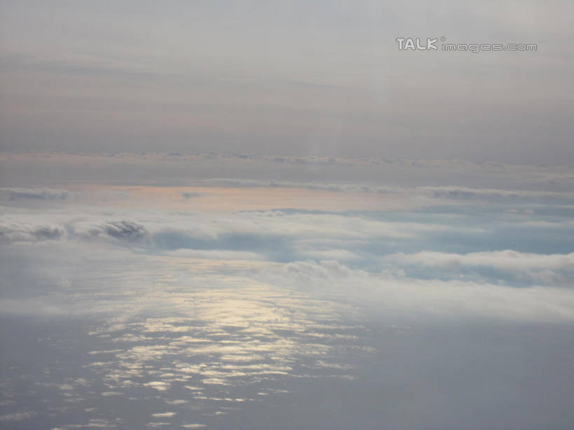 无人,横图,俯视,航拍,室外,白天,阴影,光线,影子,云,云朵,云彩,蓝色,白云,蓝天,天空,阳光,天,晴朗,鸟瞰,晴空,彩图,高角度拍摄,shslj1