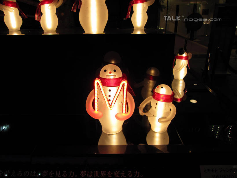 无人,商店,横图,室外,夜晚,正面,购物,度假,游戏,消费,美景,雪,大雪,城市风光,超市,城市,商场,夜景,照明,东京,日本,圣诞节,亚洲,阴影,节日,庆祝,光线,彩灯,影子,积雪,景观,雪景,雪人,冬季,冬天,灯光,中央区,玩,文化,娱乐,灯,灯具,庆典,享受,休闲,银座,景色,放松,寒冷,金融,百货,花灯,活动,纪念,照亮,照明设备,发泄,消遣,智力,选购,贸易,百货公司,东亚,本州,关东地方,本州岛,日本国,东京都,宣泄,血拼,严寒,玩耍,嬉戏,彩图,购物商场,购物中心,商业中心,拟人,shslj1