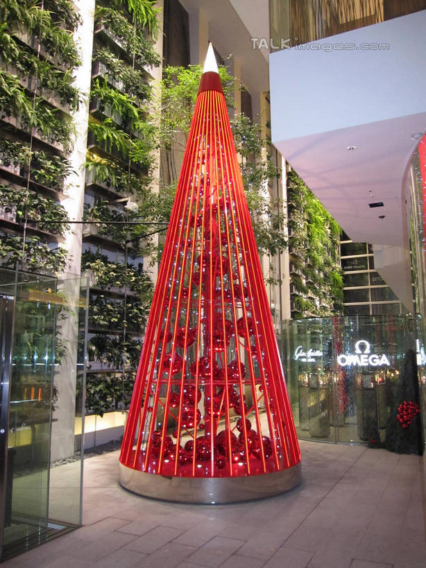 无人,高楼大厦,商店,竖图,室内,夜晚,正面,购物,度假,办公楼,消费,美景,植物,城市风光,超市,城市,大厦,建筑,摩天大楼,商场,写字楼,照明,东京,日本,圣诞节,亚洲,阴影,节日,庆祝,装饰,光线,彩灯,挂饰,影子,景观,灯光,圣诞树,圣诞球,中央区,文化,娱乐,灯,球,树,树木,绿色,自然,灯具,楼宇,庆典,享受,休闲,球体,银座,商务楼,景色,放松,金融,百货,花灯,生长,成长,纪念,华丽,修饰,照亮,点缀,照明设备,选购,贸易,圣诞灯,百货公司,东亚,本州,关东地方,本州岛,日本国,东京都,衬托,美观,雅致,雅观,血拼,彩图,大楼,高层建筑,高楼,购物商场,购物中心,摩天楼,商业中心,shslj1