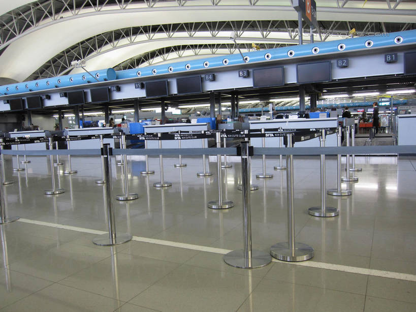 无人,前台,机场,横图,室内,白天,正面,度假,美景,桌子,城市风光,城市,飞机场,日本,亚洲,阴影,反射,瓷砖,地砖,影子,办公桌,景观,地面,分开,娱乐,享受,休闲,隔断,服务台,景色,放松,隔离带,隔离,间隔,东亚,日本国,断绝,隔开,屏蔽,屏绝,远离,中断,阻遏,阻隔,航空站,空港,彩图,帮助台,呼叫台,栏杆座,一米线,shslj1