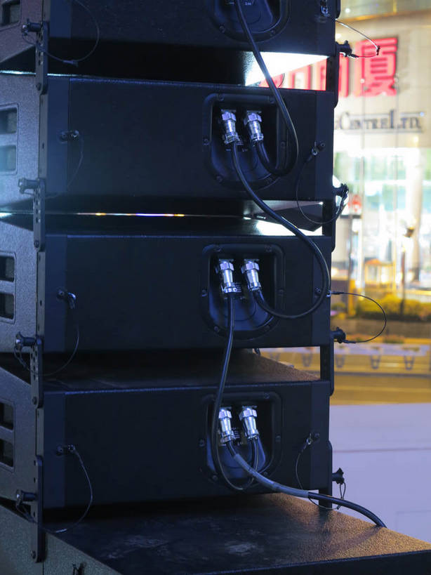 无人,竖图,室内,特写,白天,正面,机器,静物,上海,中国,亚洲,阴影,电力,反射,电线,线,影子,音响,电能,线路,加工,设备,喇叭,徐家汇,放大,电,修饰,电源,电源线,申,混合,播音,广播,扬声器,调音台,能量,分配,器件,东亚,徐汇区,上海市,中华人民共和国,沪,华东地区,调音控制台,彩图,电声换能器,shslj1