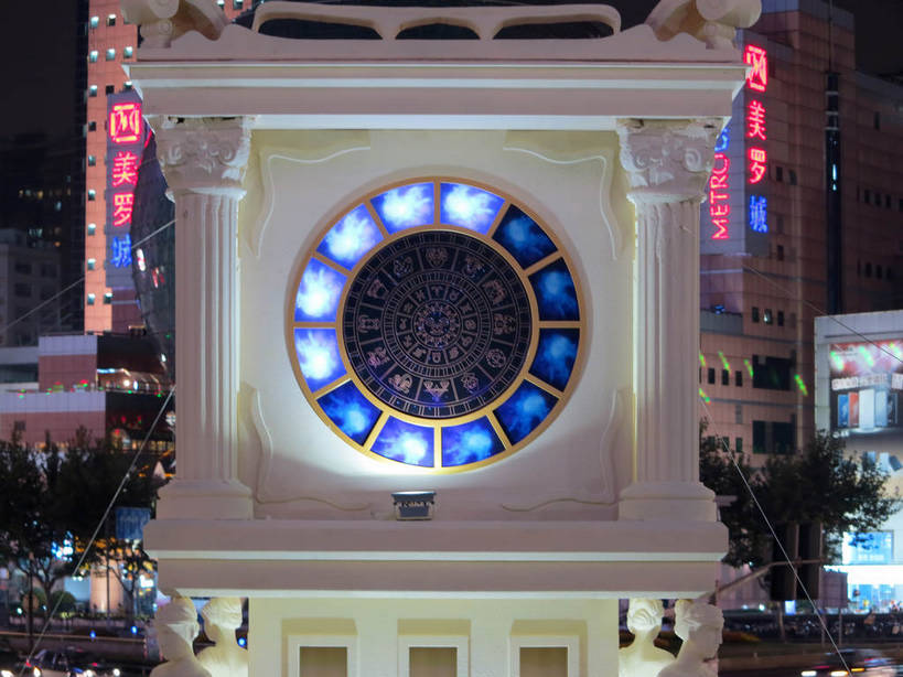 无人,高楼大厦,商店,横图,彩色,室外,夜晚,正面,购物,度假,绘画,消费,美景,植物,城市风光,标志建筑,超市,城市,大厦,地标,建筑,摩天大楼,霓虹灯,商场,夜景,雕塑,上海,中国,亚洲,阴影,神话,艺术,装饰,光线,雕刻,雕像,影子,景观,建筑群,灯光,七彩,娱乐,光源,建设,霓虹,灯,树,树木,绿色,自然,工艺品,享受,休闲,景色,放松,金融,百货,港汇广场,徐家汇,生长,成长,纪念,美术,申,动画,照明设备,文学,主题,陈列,选购,贸易,百货公司,东亚,徐汇区,上海市,中华人民共和国,沪,华东地区,虹桥路,功能,美学,氖灯,血拼,热血,动画片,彩图,大楼,高层建筑,高楼,购物商场,购物中心,摩天楼,商业中心,港汇恒隆广场,shslj1,财帛宫,福德宫,官禄宫,疾厄宫,命宫,男女宫,奴仆宫,妻妾宫,迁移宫,十二宫,田宅宫,相貌宫,兄弟宫,神魔,圣斗士星矢