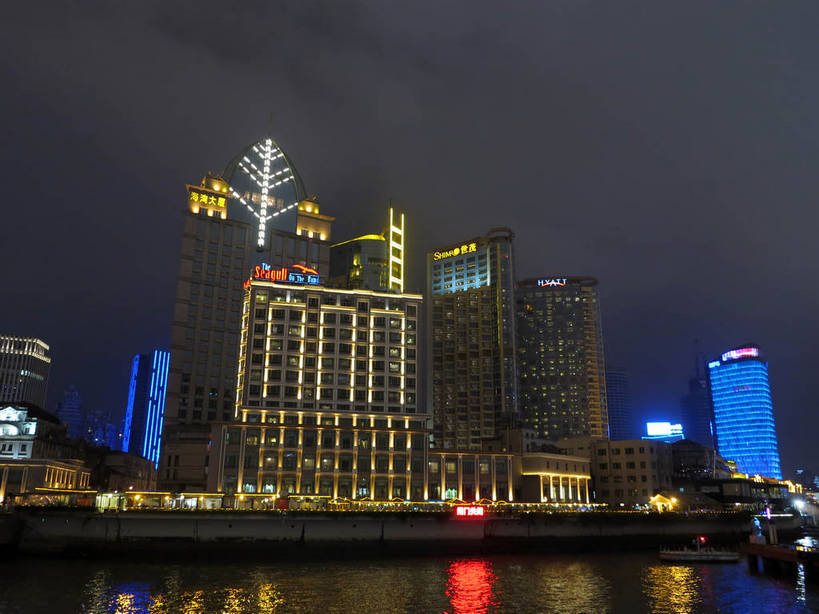 无人,家,高楼大厦,横图,彩色,室外,夜晚,正面,度假,河流,美景,水,城市风光,标志建筑,城市,大厦,地标,建筑,摩天大楼,霓虹灯,夜景,上海,中国,亚洲,阴影,波纹,光线,影子,房屋,屋子,河水,景观,水流,公寓,建筑群,灯光,七彩,涟漪,娱乐,光源,建设,虹口区,洋房,楼房,霓虹,住宅,灯,倒影,水纹,波浪,享受,休闲,景色,放松,申,倒映,照明设备,东亚,上海市,黄浦路,中华人民共和国,沪,华东地区,水晕,氖灯,反照,彩图,房子,大楼,高层建筑,高楼,摩天楼,shslj1,上海海湾大厦,上海滩国际大厦,上海外滩茂悦大酒店