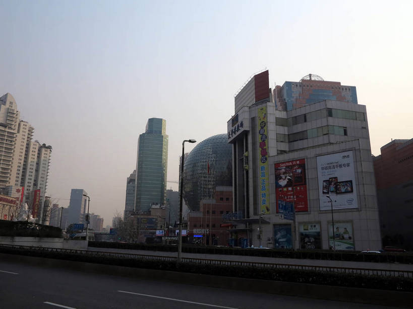 无人,家,高楼大厦,商店,横图,室外,白天,正面,购物,度假,消费,美景,植物,城市风光,标志建筑,超市,城市,大厦,道路,地标,建筑,路,路灯,摩天大楼,商场,公路,照明,上海,中国,亚洲,阴影,光线,影子,房屋,屋子,景观,公寓,建筑群,灯光,分界线,停车线,交通,娱乐,建设,洋房,楼房,住宅,灯,树,树木,蓝色,绿色,蓝天,天空,阳光,自然,天,享受,休闲,景色,放松,金融,百货,徐家汇,生长,晴朗,成长,车行道,车行道分界线,照亮,申,照明设备,标线,选购,贸易,百货公司,东亚,车行线,徐汇区,上海市,美罗城,万里无云,中华人民共和国,沪,华东地区,血拼,晴空,晴空万里,马路,彩图,房子,大楼,高层建筑,高楼,购物商场,购物中心,摩天楼,商业中心,肇嘉浜路,shslj1,飞雕大厦,飞雕国际大厦,太平洋数码二期