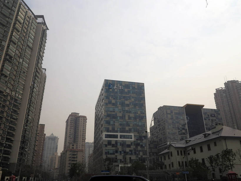 无人,博物馆,家,高楼大厦,横图,室外,白天,仰视,度假,美景,植物,城市风光,标志建筑,城市,大厦,地标,建筑,路,摩天大楼,上海,中国,亚洲,研究,标志,文字,字符,房屋,屋子,景观,公寓,建筑群,教育,娱乐,标识,建设,洋房,楼房,住宅,树,树木,绿色,天空,自然,天,享受,休闲,汉字,景色,放松,徐家汇,生长,成长,展览,申,欣赏,中文,陈列,东亚,徐汇区,上海市,中华人民共和国,沪,华东地区,国文,华文,典藏,彩图,低角度拍摄,房子,大楼,高层建筑,高楼,摩天楼,shslj1,上海电影博物馆