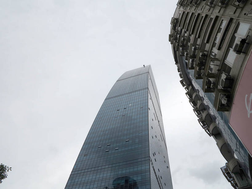 无人,家,高楼大厦,商店,横图,室外,白天,仰视,购物,度假,消费,美景,植物,城市风光,标志建筑,超市,城市,大厦,地标,建筑,摩天大楼,商场,上海,中国,亚洲,房屋,屋子,景观,公寓,娱乐,建设,洋房,楼房,住宅,树,树木,绿色,天空,自然,天,享受,休闲,景色,放松,金融,百货,生长,成长,申,选购,贸易,百货公司,东亚,长宁区,龙之梦购物中心,上海市,中华人民共和国,沪,华东地区,血拼,彩图,低角度拍摄,房子,大楼,高层建筑,高楼,购物商场,购物中心,摩天楼,商业中心,龙之梦,shslj1