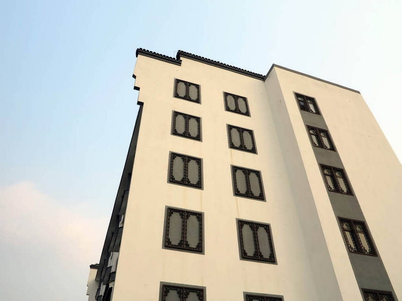 无人,家,横图,室外,白天,仰视,旅游,度假,名胜古迹,窗户,标志建筑,地标,建筑,中国,亚洲,阴影,遗迹,光线,影子,房屋,墙,屋子,云,云朵,云彩,古迹,文物,娱乐,建设,古建筑,江苏,无锡,楼房,玻璃窗,墙壁,墙面,住宅,蓝色,白云,蓝天,天空,阳光,天,享受,休闲,旅游胜地,放松,晴朗,古文明,东亚,江苏省,中华人民共和国,华东地区,苏,无锡市,晴空,彩图,低角度拍摄,房子,shslj1,荡口古镇,鹅湖镇,锡山,锡山区