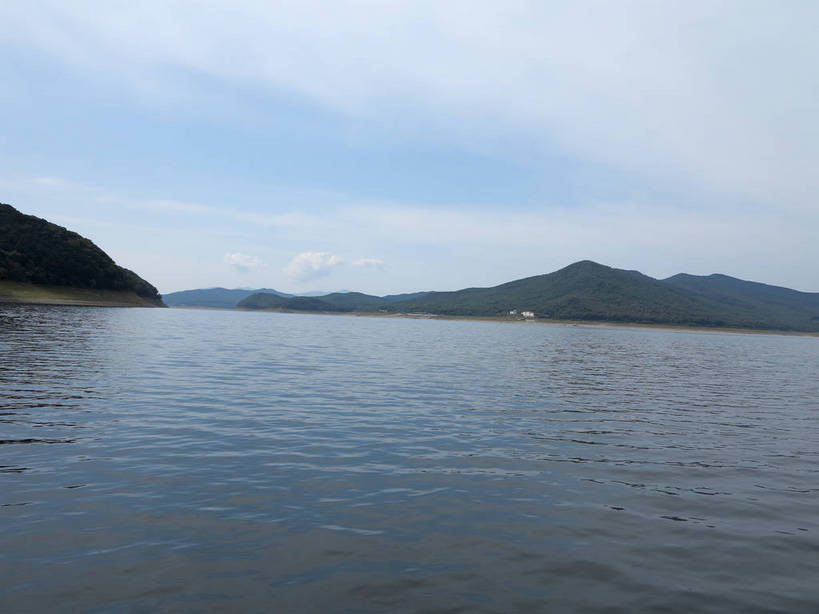 无人,横图,室外,白天,正面,旅游,度假,湖,湖泊,美景,森林,山,山脉,树林,水,植物,长白山,中国,亚洲,阴影,波纹,光线,影子,湖面,景观,山峰,水流,水面,云,云朵,涟漪,山峦,云彩,娱乐,树,树木,蓝色,绿色,白云,蓝天,水纹,天空,阳光,自然,波浪,湖水,群山,天,享受,休闲,景色,放松,生长,晴朗,成长,自然风光,东亚,吉林,吉林省,中华人民共和国,水晕,东北地区,吉,晴空,彩图,长白山脉,吉林市,shslj1,松花湖风景名胜区,松花湖风景区