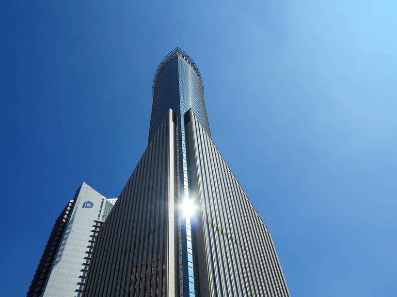 无人,高楼大厦,横图,室外,白天,仰视,度假,美景,窗户,落地窗,城市风光,标志建筑,城市,大厦,地标,建筑,摩天大楼,上海,中国,亚洲,一排,许多,阴影,整齐,并列,并排,光线,影子,景观,建筑群,很多,娱乐,建设,浦东,玻璃窗,中银大厦,排列,蓝色,蓝天,天空,阳光,天,享受,休闲,景色,放松,晴朗,申,队列,平行,玻璃幕墙,金融中心,陆家嘴,陆家嘴金融贸易区,浦东新区,东亚,上海市,万里无云,两幢,中华人民共和国,沪,华东地区,交银金融大厦,晴空,晴空万里,彩图,低角度拍摄,大楼,高层建筑,高楼,摩天楼,上海中银大厦,shslj1