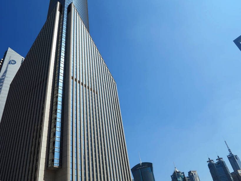 无人,高楼大厦,横图,室外,特写,白天,仰视,度假,美景,窗户,落地窗,城市风光,标志建筑,城市,大厦,地标,建筑,摩天大楼,上海,中国,亚洲,一排,许多,阴影,整齐,并列,并排,光线,影子,景观,建筑群,很多,娱乐,建设,浦东,玻璃窗,中银大厦,排列,蓝色,蓝天,天空,阳光,天,享受,休闲,景色,放松,晴朗,申,队列,平行,玻璃幕墙,金融中心,陆家嘴,陆家嘴金融贸易区,浦东新区,东亚,上海市,万里无云,中华人民共和国,沪,华东地区,交银金融大厦,晴空,晴空万里,彩图,低角度拍摄,大楼,高层建筑,高楼,摩天楼,上海中银大厦,shslj1