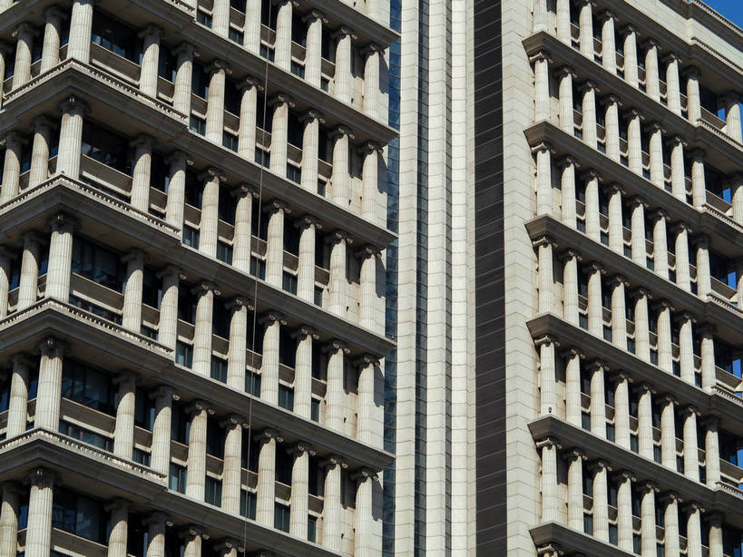 无人,高楼大厦,横图,室外,特写,白天,仰视,旅游,度假,窗户,标志建筑,大厦,地标,建筑,摩天大楼,上海,中国,亚洲,一排,一幢,许多,阴影,整齐,并列,并排,光线,影子,柱子,很多,娱乐,建设,浦东,玻璃窗,排列,蓝色,蓝天,天空,阳光,天,享受,休闲,旅游胜地,放松,晴朗,申,队列,平行,金融中心,陆家嘴,陆家嘴金融贸易区,浦东新区,东亚,平安金融大厦,上海市,万里无云,中华人民共和国,沪,华东地区,晴空,晴空万里,彩图,低角度拍摄,大楼,高层建筑,高楼,摩天楼,中国平安金融大厦,shslj1