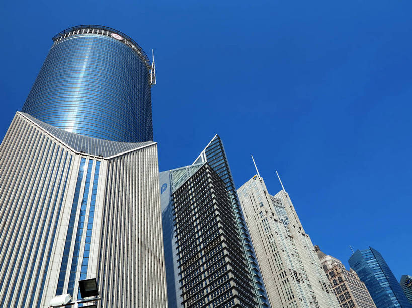 无人,高楼大厦,横图,室外,白天,仰视,度假,美景,窗户,落地窗,城市风光,标志建筑,城市,大厦,地标,建筑,摩天大楼,上海,中国,亚洲,一排,许多,阴影,整齐,并列,并排,光线,影子,景观,建筑群,很多,娱乐,建设,浦东,玻璃窗,中银大厦,排列,蓝色,蓝天,天空,阳光,天,享受,休闲,景色,放松,晴朗,申,队列,平行,玻璃幕墙,金融中心,陆家嘴,陆家嘴金融贸易区,浦东新区,东亚,上海市,万里无云,中华人民共和国,沪,华东地区,交银金融大厦,时代金融中心,晴空,晴空万里,彩图,低角度拍摄,大楼,高层建筑,高楼,摩天楼,上海银行大厦,上海中银大厦,shslj1,黄金置地大厦