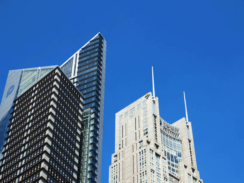 无人,高楼大厦,横图,室外,特写,白天,仰视,旅游,度假,窗户,落地窗,标志建筑,大厦,地标,建筑,摩天大楼,上海,中国,亚洲,一排,许多,阴影,整齐,并列,并排,光线,影子,很多,娱乐,建设,浦东,玻璃窗,排列,蓝色,蓝天,天空,阳光,天,享受,休闲,旅游胜地,放松,晴朗,申,队列,平行,玻璃幕墙,金融中心,陆家嘴,陆家嘴金融贸易区,浦东新区,东亚,上海市,万里无云,两幢,中华人民共和国,沪,华东地区,交银金融大厦,晴空,晴空万里,彩图,低角度拍摄,大楼,高层建筑,高楼,摩天楼,上海银行大厦,shslj1