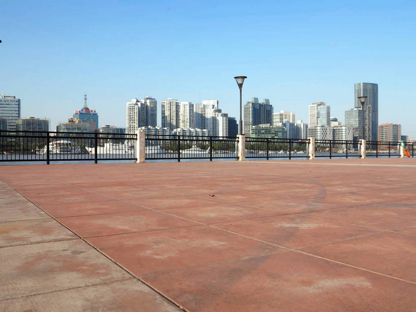 无人,高楼大厦,栏杆,横图,室外,白天,正面,度假,河流,美景,树林,水,植物,城市风光,标志建筑,城市,大厦,道路,地标,建筑,路,轮船,摩天大楼,公路,船,上海,中国,亚洲,一艘,阴影,光线,影子,河水,景观,水流,建筑群,围栏,交通,娱乐,建设,黄浦江,护栏,树,树木,蓝色,绿色,蓝天,天空,阳光,自然,交通工具,外滩,天,享受,休闲,景色,放松,生长,晴朗,成长,申,载具,东亚,滨江大道,上海市,万里无云,中华人民共和国,沪,华东地区,晴空,晴空万里,马路,彩图,大楼,高层建筑,高楼,摩天楼,春申江,shslj1