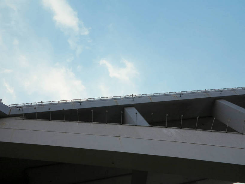 无人,栏杆,横图,室外,特写,白天,仰视,旅游,度假,标志建筑,大桥,地标,建筑,路灯,桥梁,照明,上海,中国,亚洲,阴影,光线,影子,云,云朵,围栏,桥,灯光,云彩,娱乐,建设,黄浦江,浦东,护栏,拱桥,灯,蓝色,白云,蓝天,天空,阳光,天,享受,休闲,卢浦大桥,旅游胜地,放松,拱形,晴朗,照亮,申,照明设备,浦西,东亚,上海市,中华人民共和国,沪,华东地区,晴空,彩图,低角度拍摄,钢拱桥,shslj1