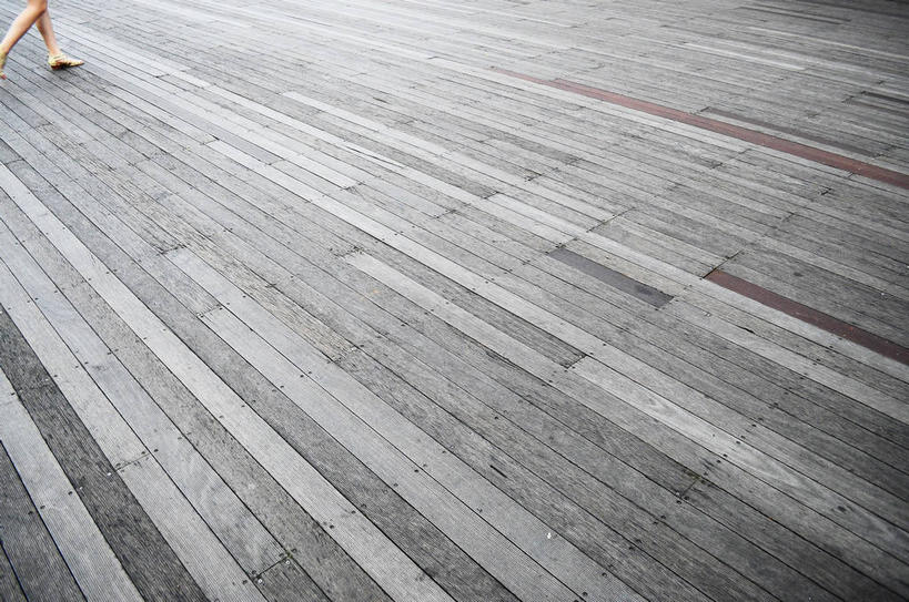 东方人,腿部,腿,一个人,公园,走,横图,俯视,室外,白天,旅游,度假,美景,地板,城市风光,标志建筑,城市,地标,建筑,首尔,汉城,韩国,亚洲,仅一个年轻女性,仅一个女性,仅一个人,行人,游客,游人,景观,地面,首都,黄种人,娱乐,建设,路人,旅客,木地板,享受,休闲,景色,放松,东亚,南山,大韩民国,首尔市,首尔特别市,特别市,南山公园,过客,N首尔塔,首尔塔,汉城塔,龙山区,年轻女性,女人,女性,亚洲人,步行,散步,走路,半身,彩图,高角度拍摄,中区,shslj1,韩国首尔南山公园