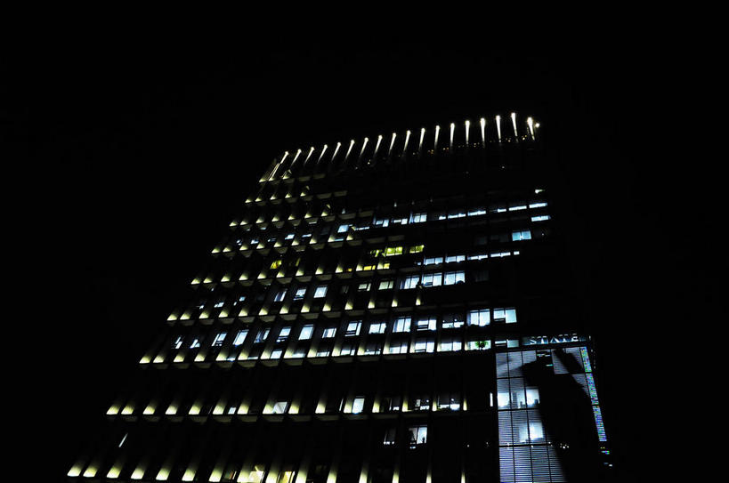 无人,高楼大厦,横图,室外,夜晚,仰视,度假,美景,城市风光,标志建筑,城市,大厦,地标,建筑,摩天大楼,夜景,首尔,汉城,韩国,亚洲,阴影,光线,影子,景观,灯光,首都,娱乐,建设,黑色,天空,天,享受,休闲,景色,放松,东亚,大韩民国,首尔市,首尔特别市,特别市,彩图,低角度拍摄,大楼,高层建筑,高楼,摩天楼,中区,shslj1,首尔广场,首尔市政厅,首尔特别市政厅