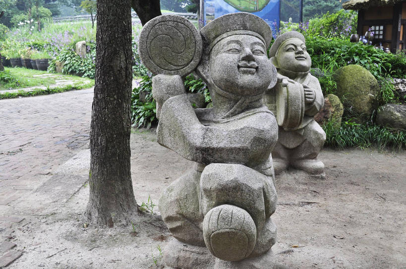 无人,横图,室外,白天,正面,旅游,度假,草地,草坪,岛屿,石头,美景,植物,道路,路,雕塑,春川,南怡岛,韩国,亚洲,艺术,装饰,雕刻,雕像,石子,岛,景观,小路,交通,娱乐,石雕,草,树,树木,绿色,自然,工艺品,享受,休闲,景色,放松,生长,成长,纪念,美术,自然风光,主题,陈列,东亚,功能,美学,两尊,大韩民国,江原道,春川市,列岛,群岛,石块,岩石,诸岛,彩图,道,shslj1